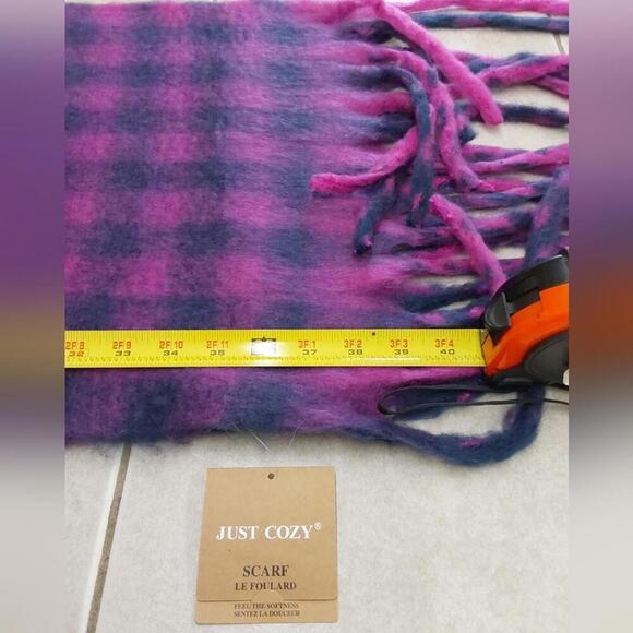 Just Cozy Black and purple checkered chunky scarf NWT - Picture 9 of 10